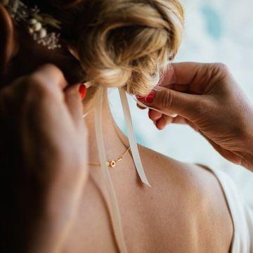 tying hair g9c210efb4 640